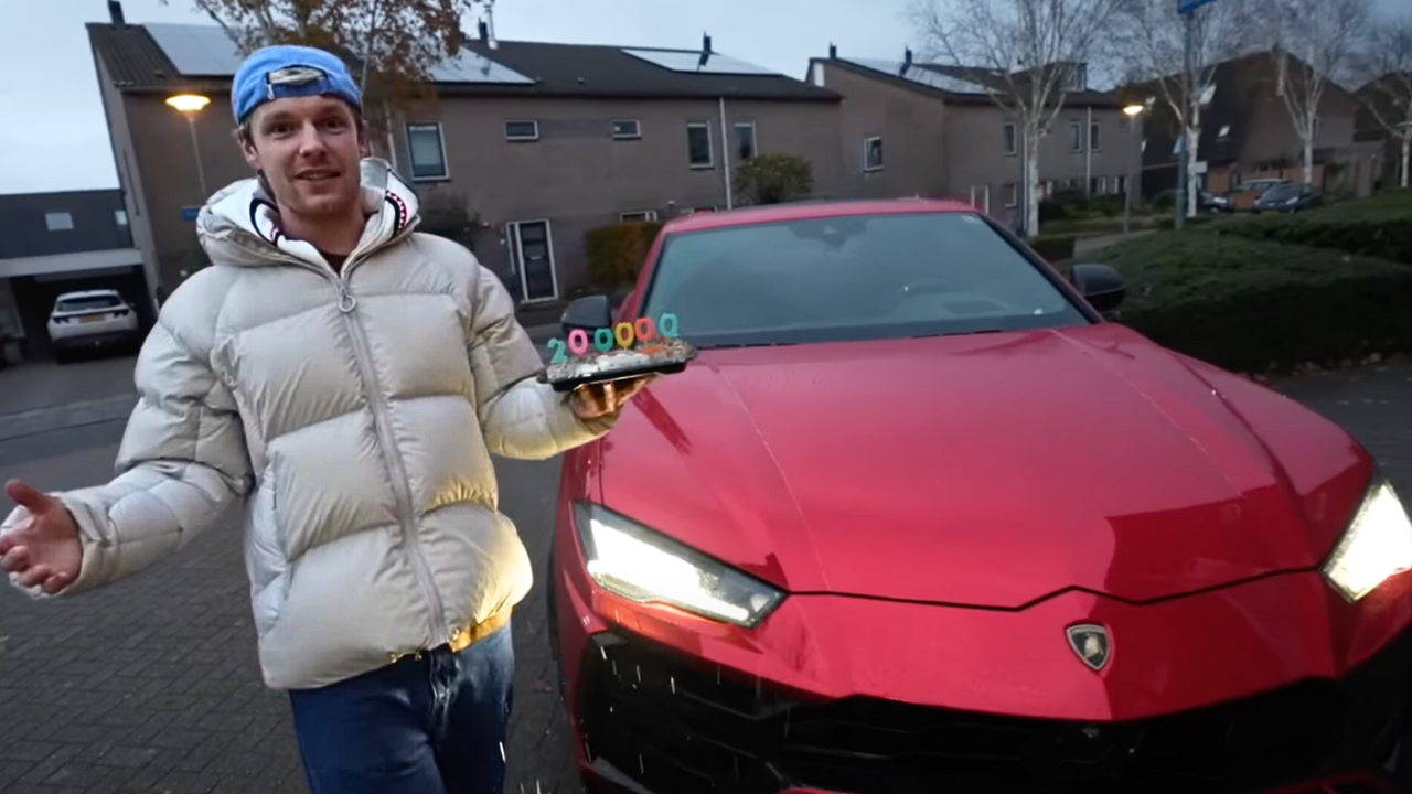 Dit zijn alle autos en het wagenpark van enzo knol